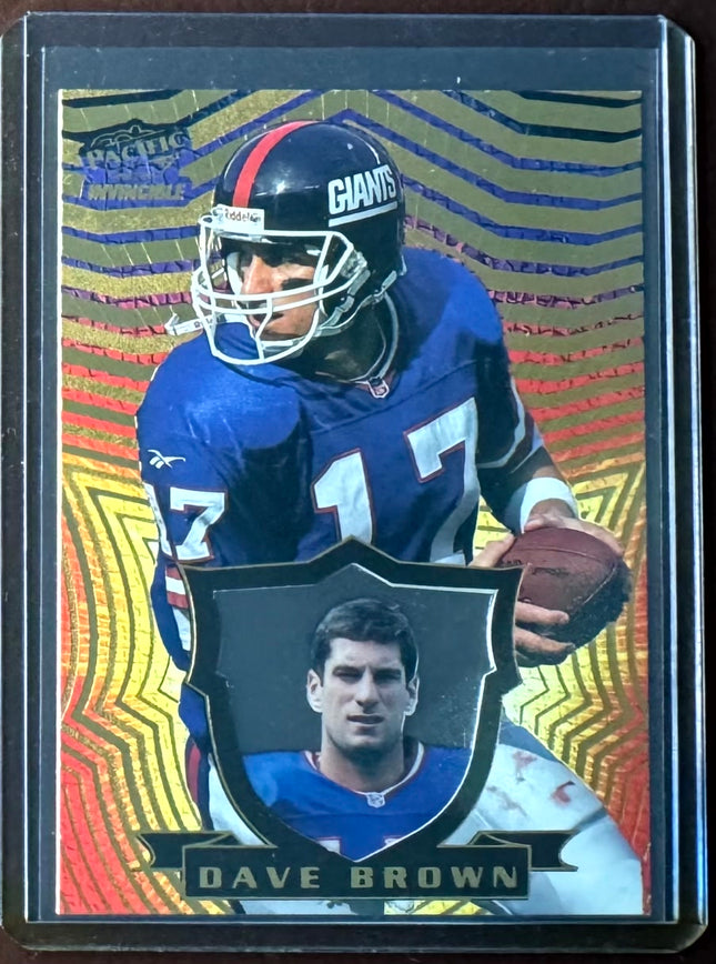🏈 1997 Pacific Invincible #96 Dave Brown